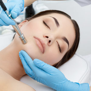 Microdermabrasion + masque hydratant (1h15)